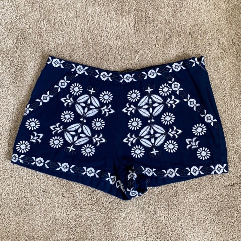 Zara Dark navy blue boho chic embroidered shorts